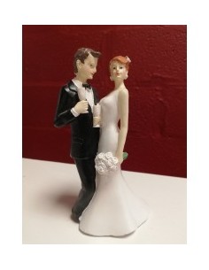 Mariés avec verre en main