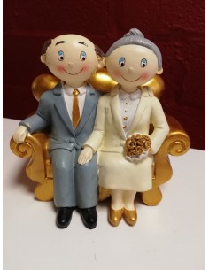 Couple de vieux avec fauteil doré 2