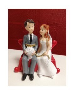 Mariés avec corde et fauteil rouge