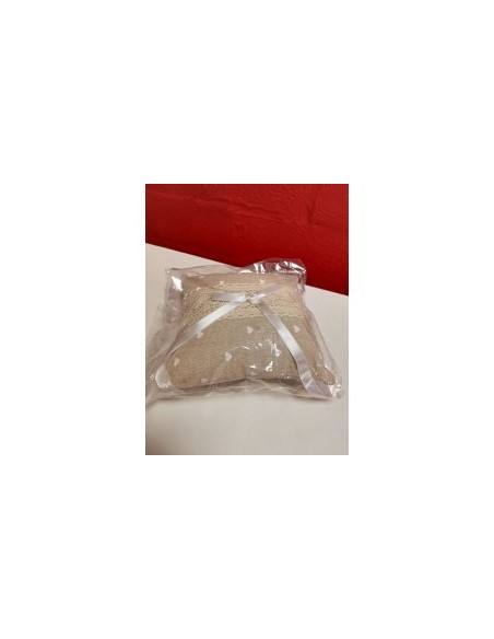 Coussin pour alliance avec coeur blanc