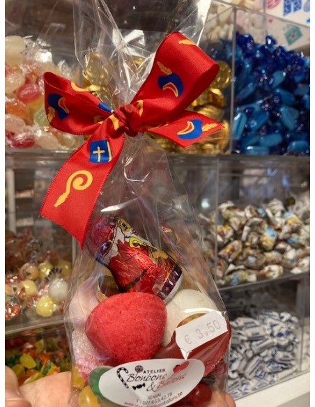 Sachet de Saint-Nicolas 150gr de vrac best-off +mini figurine en chocolat, 1guimauve St-Nic et 2 pièces d'or fond rectangulaire