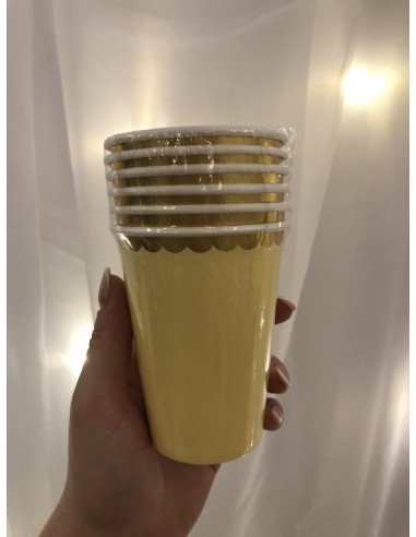 Gobelets jaunes à bords dorés
